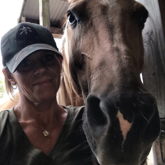 Meet your Posher, Jeni - Picture 1 of 2